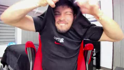 Snapshot of nick_klaus chatting on October 9, 11:25 pm Nick Klaus online show from October 9, 11:25 pm