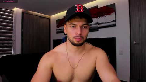 Snapshot of nick_klaus chatting on April 11, 10:36 pm Nick Klaus online show from April 11, 10:36 pm