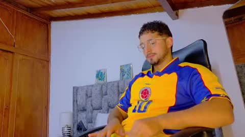 nick_moss_ online show from March 10, 10:53 am