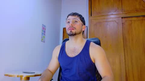 nick_moss_ online show from March 20, 10:31 am