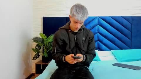 Snapshot of nick_torn chatting on February 23, 12:35 pm Nick online show from February 23, 12:35 pm