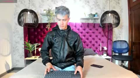 Snapshot of nick_torn chatting on March 16, 12:20 pm Nick online show from March 16, 12:20 pm