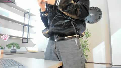 Snapshot of nick_torn chatting on March 19, 12:09 pm Nick online show from March 19, 12:09 pm