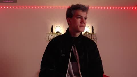 Snapshot of nick_torn chatting on March 24, 12:43 pm Nick online show from March 24, 12:43 pm