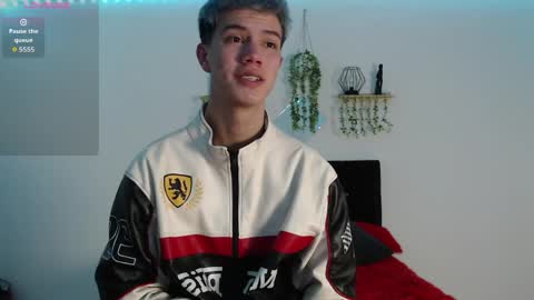 Snapshot of nick_torn chatting on April 13, 1:38 pm Nick online show from April 13, 1:38 pm