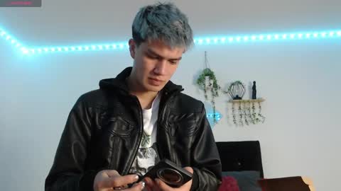 Snapshot of nick_torn chatting on May 22, 2:12 pm Nick online show from May 22, 2:12 pm