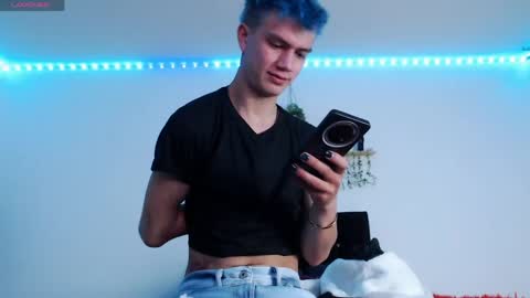 Snapshot of nick_torn chatting on June 5, 1:39 pm Nick online show from June 5, 1:39 pm