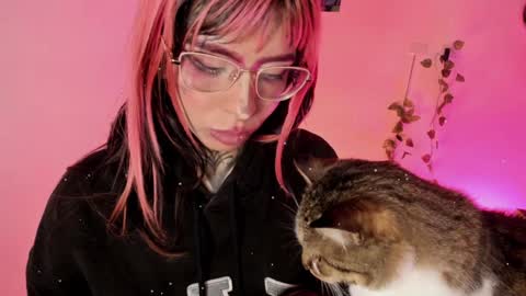 Snapshot of nicki_1 chatting on February 1, 4:14 am Help me reach 100 thumbs up online show from February 1, 4:14 am