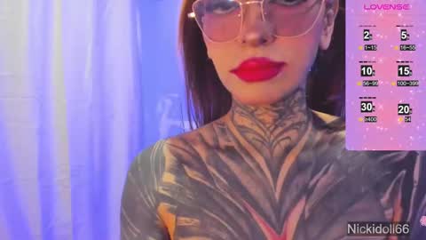 Snapshot of nicki_1 chatting on September 22, 6:15 am Help me reach 100 thumbs up online show from September 22, 6:15 am