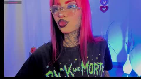 Snapshot of nicki_1 chatting on October 3, 7:38 am Help me reach 100 thumbs up online show from October 3, 7:38 am