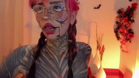 Snapshot of nicki_1 chatting on October 12, 6:56 am Help me reach 100 thumbs up online show from October 12, 6:56 am