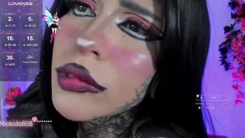 Snapshot of nicki_1 chatting on November 2, 6:38 am Help me reach 100 thumbs up online show from November 2, 6:38 am