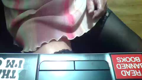 Snapshot of nickibabe1980 chatting on October 15, 5:57 pm nickibabe1980 online show from October 15, 5:57 pm