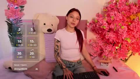 Snapshot of nickie_reed_ chatting on February 25, 9:24 pm nickie_reed_ online show from February 25, 9:24 pm