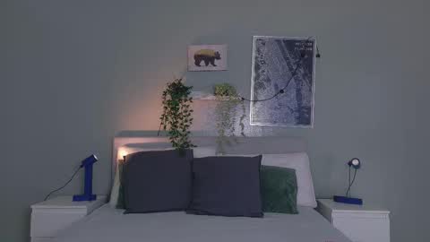 Snapshot of nickifox__ chatting on November 28, 9:17 pm NICKI FOX online show from November 28, 9:17 pm