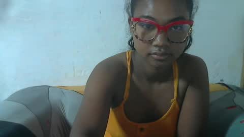 nickiqqyuu online show from June 12, 1:04 am