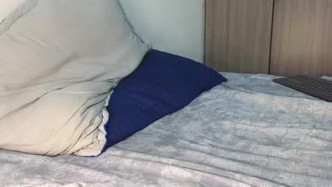 Nicolas              online show from February 6, 10:53 pm