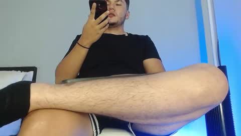 Snapshot of nickk_hills chatting on March 24, 2:33 pm nickk_hills online show from March 24, 2:33 pm