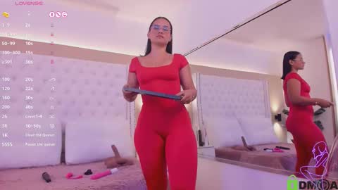 nickky online show from December 20, 1:40 pm