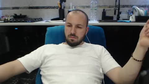 Julian online show from March 24, 9:31 pm