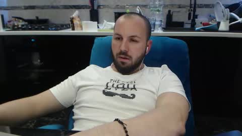 Julian online show from March 26, 11:32 pm