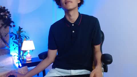 Snapshot of nickolas_moon chatting on December 14, 2:53 pm Nickolas Muoz online show from December 14, 2:53 pm