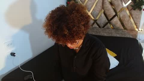 Snapshot of nickolas_moon chatting on December 18, 6:57 pm Nickolas Muoz online show from December 18, 6:57 pm