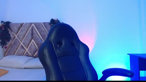 Snapshot of nickolas_moon chatting on January 5, 9:47 pm Nickolas Muoz online show from January 5, 9:47 pm