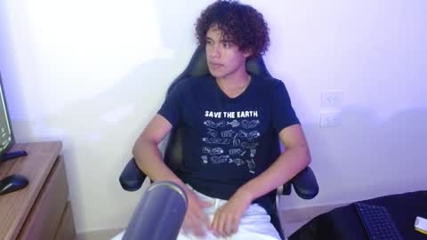 Snapshot of nickolas_moon chatting on September 10, 3:23 pm Nickolas Muoz online show from September 10, 3:23 pm