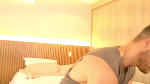 Snapshot of nickriverzxo chatting on October 25, 1:07 pm nickriverzxo online show from October 25, 1:07 pm