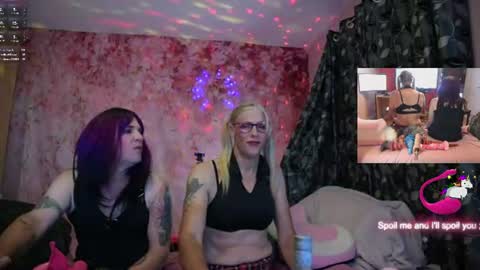 nicktuuk online show from July 17, 11:42 pm