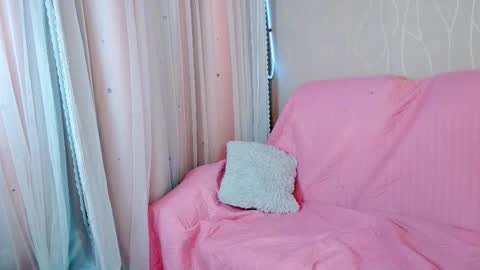 nicky_oli online show from March 11, 1:45 pm