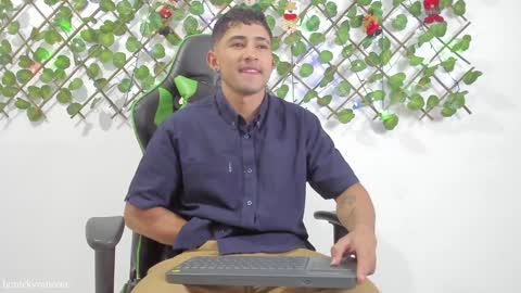Snapshot of nicky_vance chatting on December 7, 7:54 pm nicky online show from December 7, 7:54 pm
