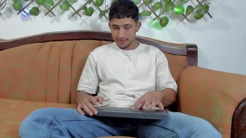 Snapshot of nicky_vance chatting on December 13, 7:43 pm nicky online show from December 13, 7:43 pm