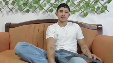 Snapshot of nicky_vance chatting on December 19, 7:40 pm nicky online show from December 19, 7:40 pm