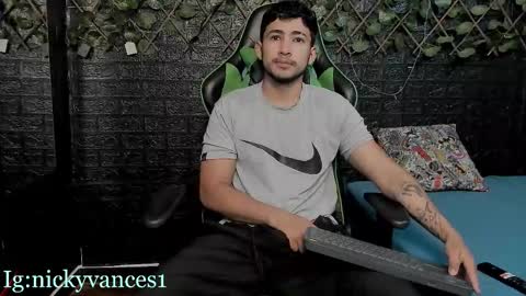 nicky online show from October 22, 6:40 pm