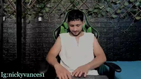 nicky online show from October 26, 9:10 pm