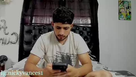 nicky online show from November 3, 6:53 pm