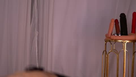 Snapshot of nickybennz chatting on October 12, 5:45 pm Nicky online show from October 12, 5:45 pm