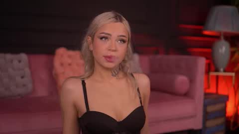 Nicky online show from November 22, 7:02 pm