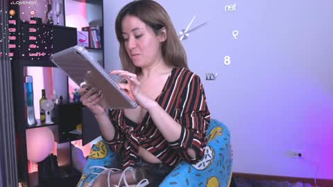 Snapshot of nickywindsor chatting on December 28, 3:48 pm Nicky online show from December 28, 3:48 pm