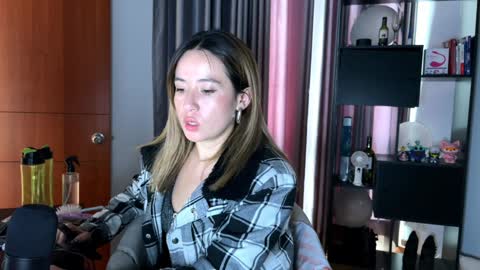 Snapshot of nickywindsor chatting on January 15, 9:30 pm Nicky online show from January 15, 9:30 pm