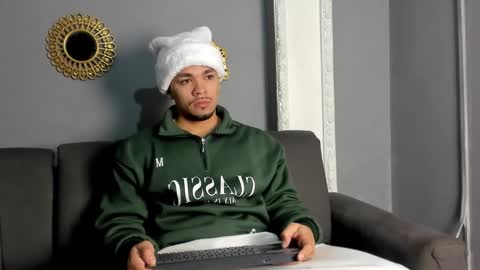 Snapshot of nico_blaze7 chatting on December 2, 12:21 pm nico_blaze7 online show from December 2, 12:21 pm