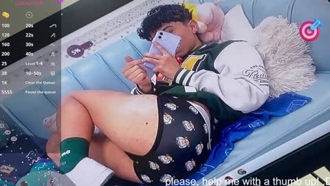 Snapshot of nico_cruz chatting on December 3, 9:00 am nico online show from December 3, 9:00 am