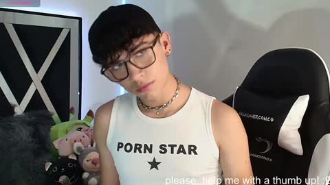 Snapshot of nico_cruz chatting on December 4, 9:02 pm nico online show from December 4, 9:02 pm