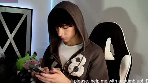 Snapshot of nico_cruz chatting on December 5, 5:26 am nico online show from December 5, 5:26 am