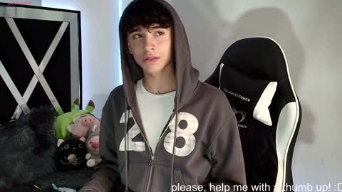 Snapshot of nico_cruz chatting on December 5, 8:33 am nico online show from December 5, 8:33 am