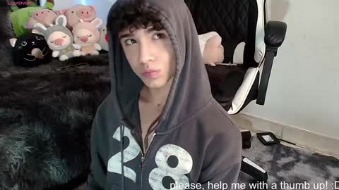 Snapshot of nico_cruz chatting on December 5, 11:38 am nico online show from December 5, 11:38 am