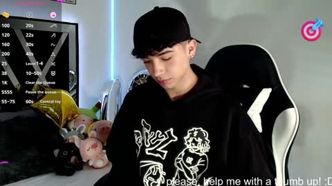 Snapshot of nico_cruz chatting on December 11, 10:03 am nico online show from December 11, 10:03 am