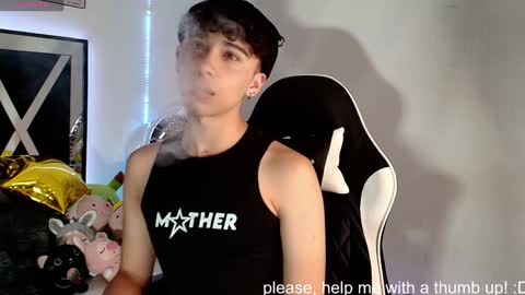 Snapshot of nico_cruz chatting on December 12, 5:10 am nico online show from December 12, 5:10 am